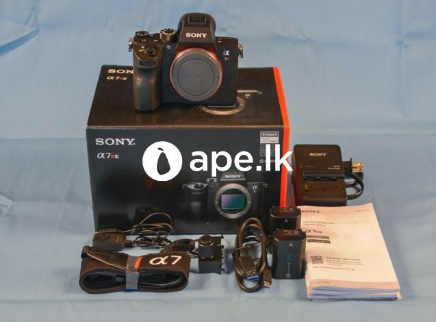 Sony Alpha a7R III Mirrorless Digital Camera 