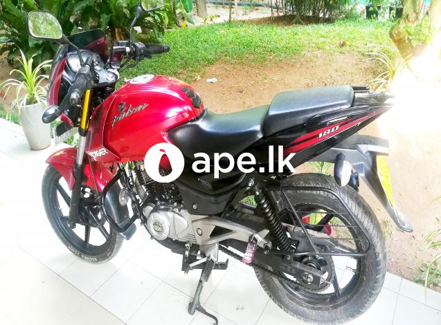 Bajaj Pulser 180 2015