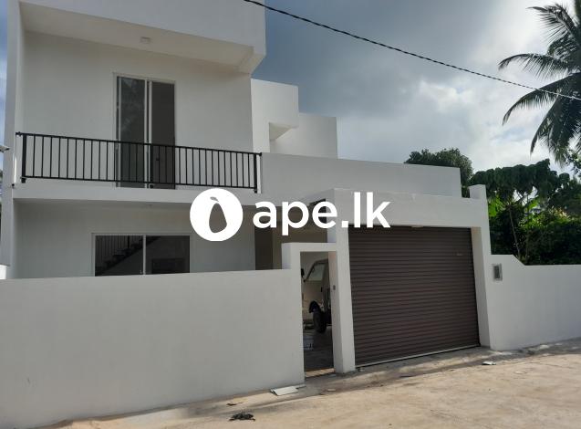 Brand new house for sale at Athurugiriya 